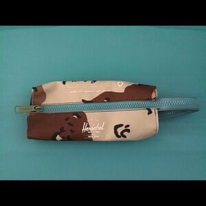 🌟$10 add-on🌟 Herschel NWOT pencil case/makeup bag - NWOT